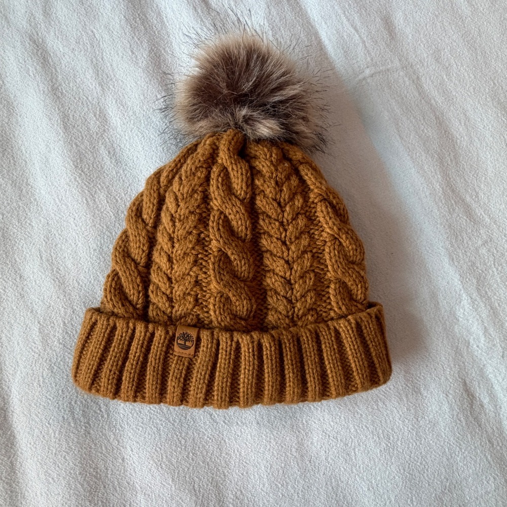 Timberland Wheat Brown Cable Knit Beanie Faux Fur Pom Sherpa Lined Winter Hat OS